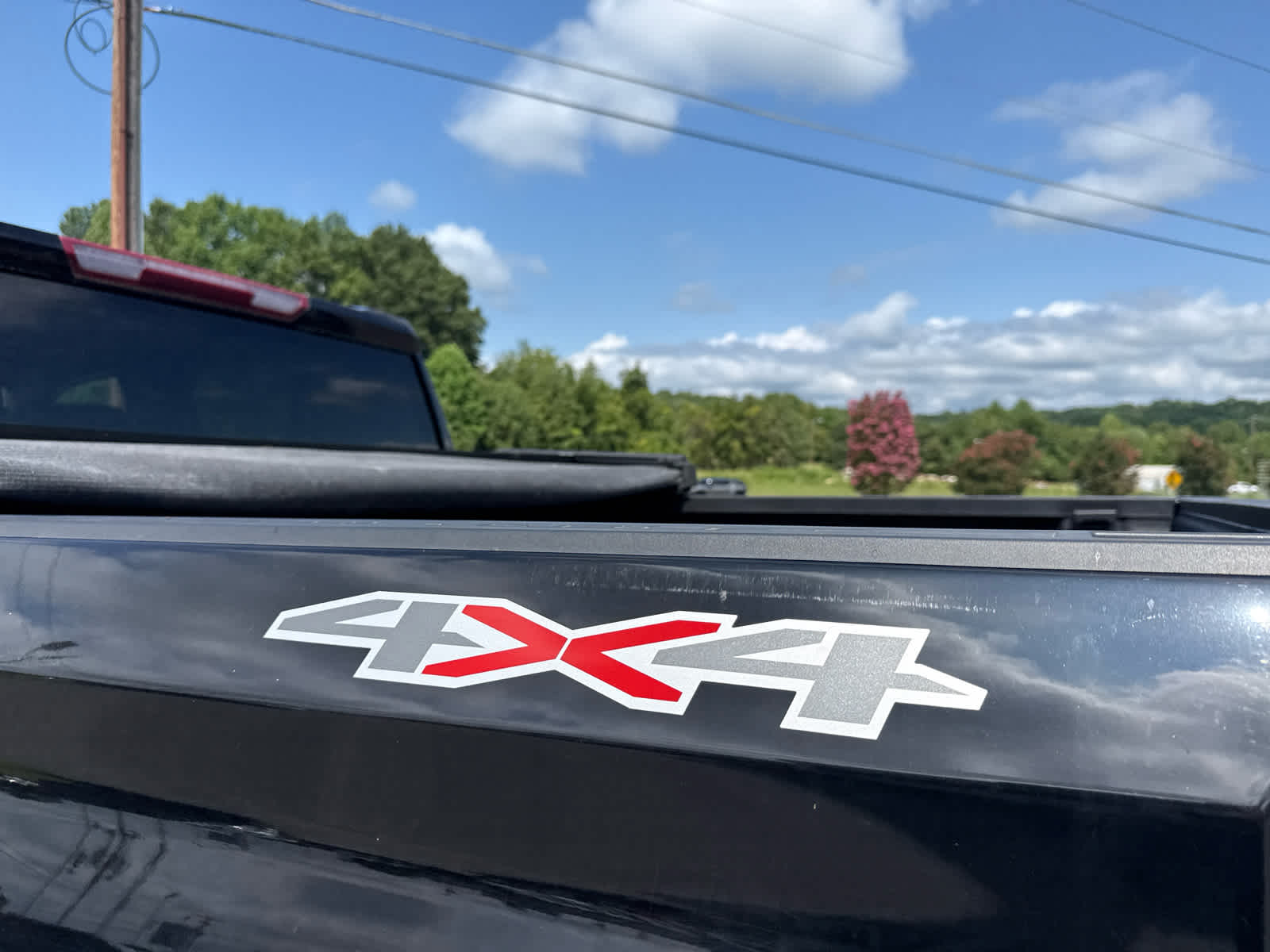 2024 Chevrolet Silverado 1500 4WD Crew Cab Short Bed LT with 2FL