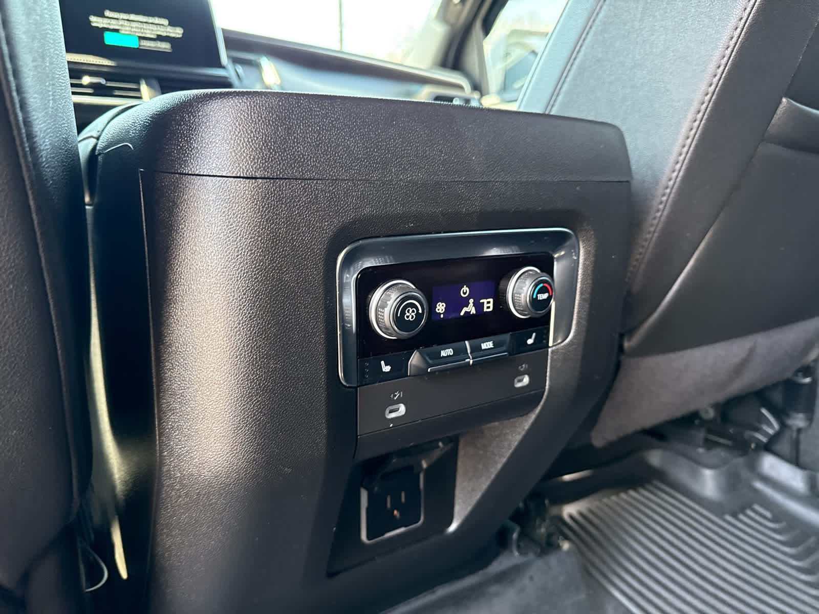 2024 Chevrolet Suburban 4WD Z71