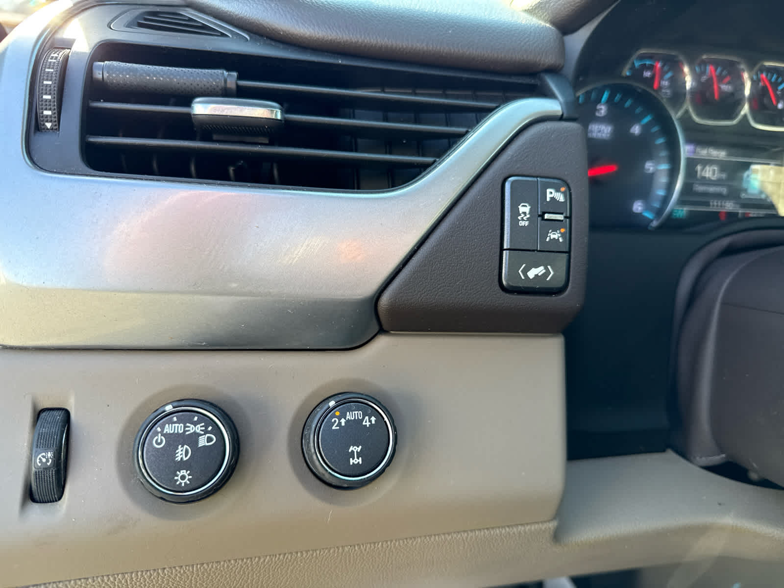 2020 Chevrolet Suburban 4WD LT