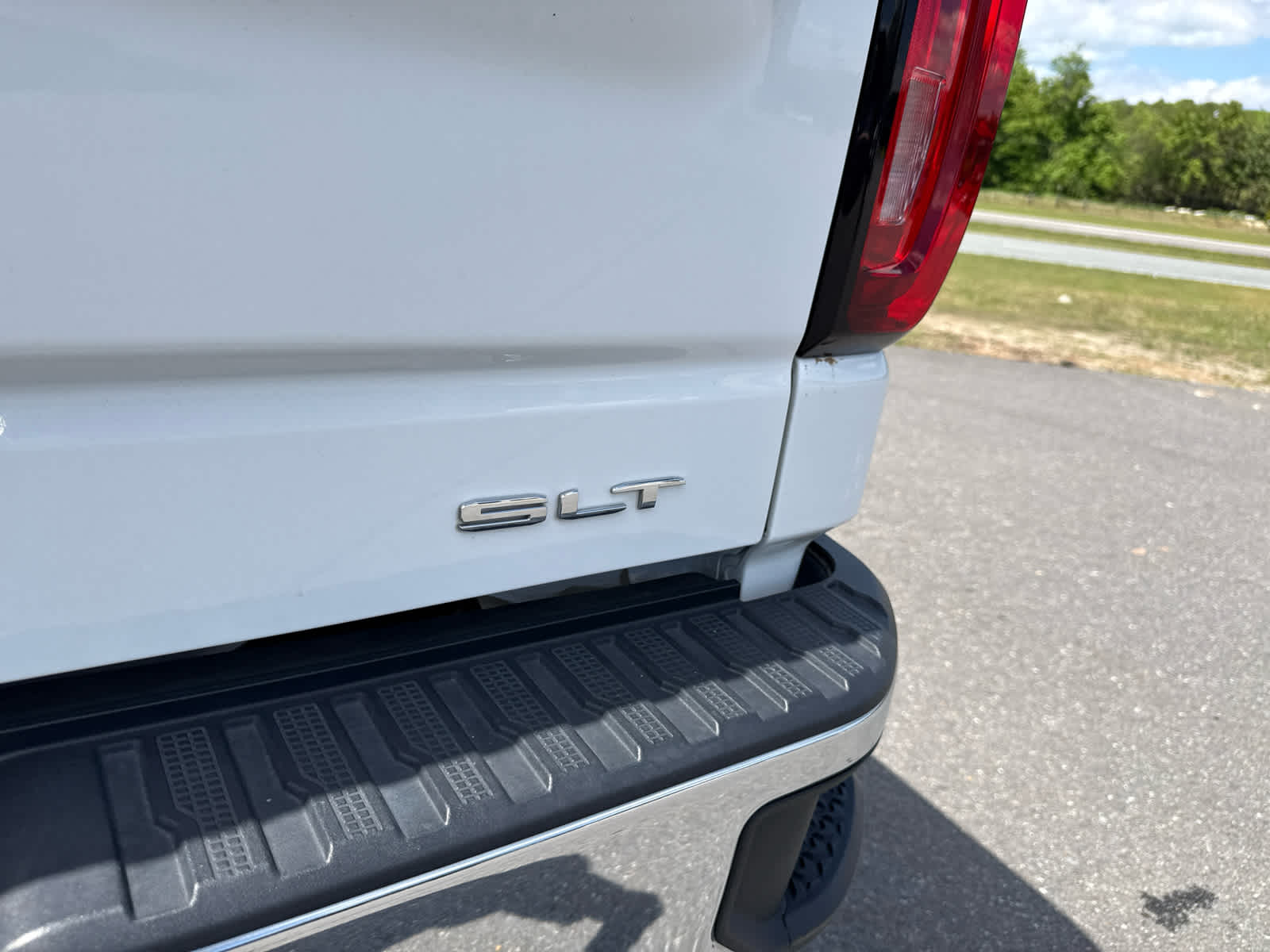 2025 GMC Sierra 1500 2WD Crew Cab Short Box SLT