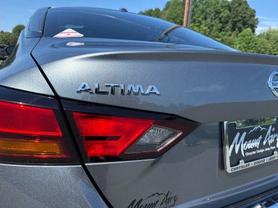 2022 Nissan Altima SL FWD