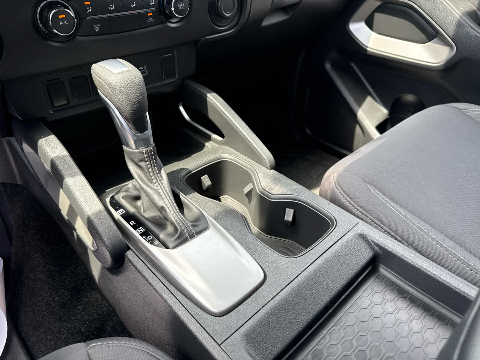 2023 Nissan Frontier Crew Cab SV 4x4