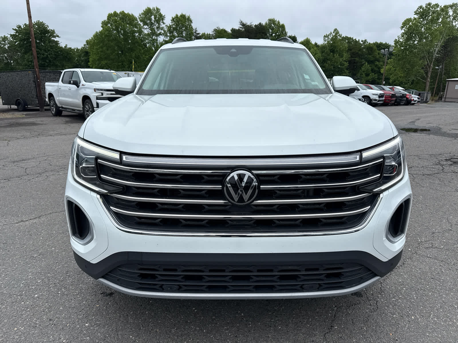2025 Volkswagen Atlas 2.0T SE w/Technology