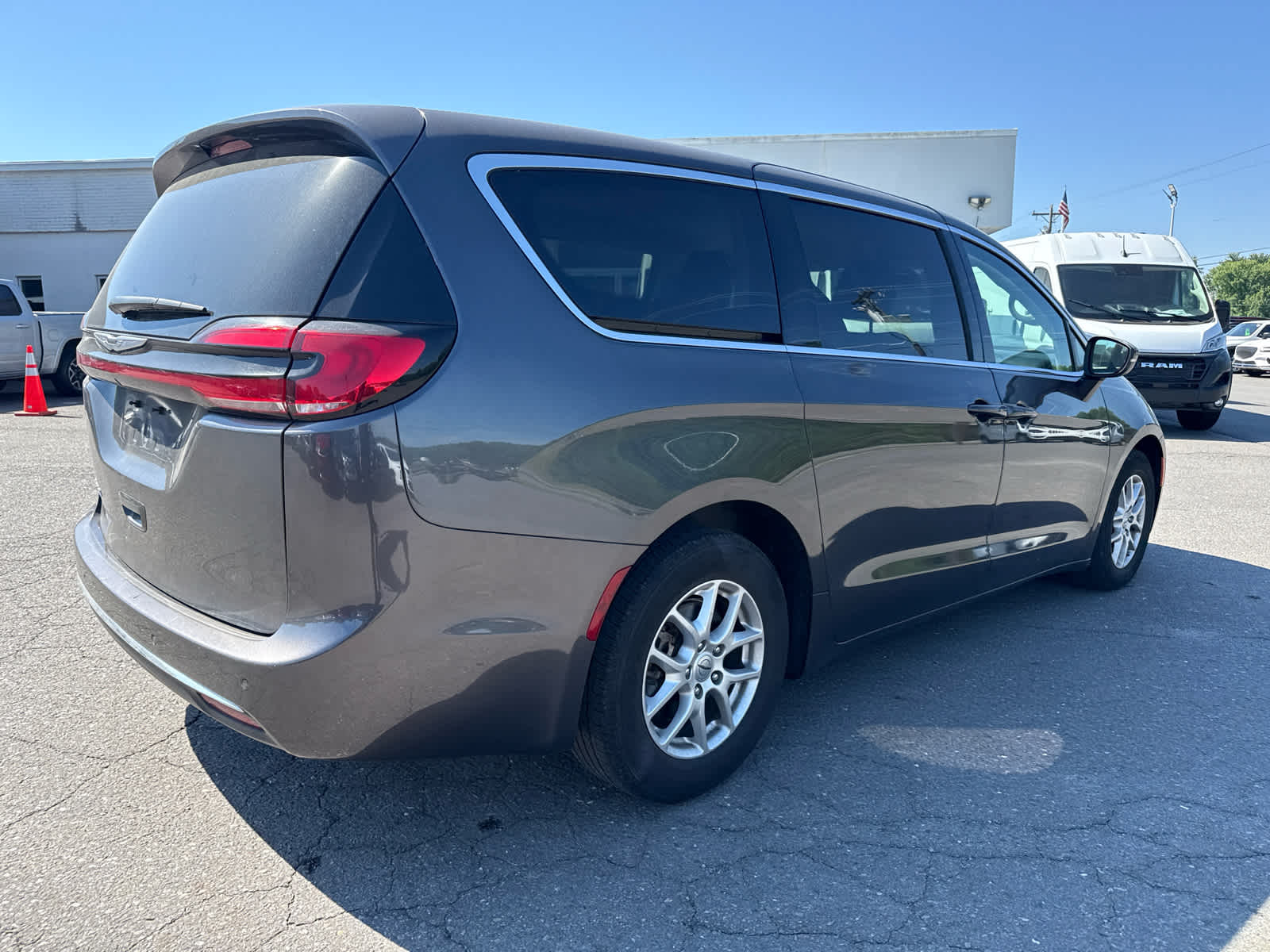 2023 Chrysler Pacifica Touring L