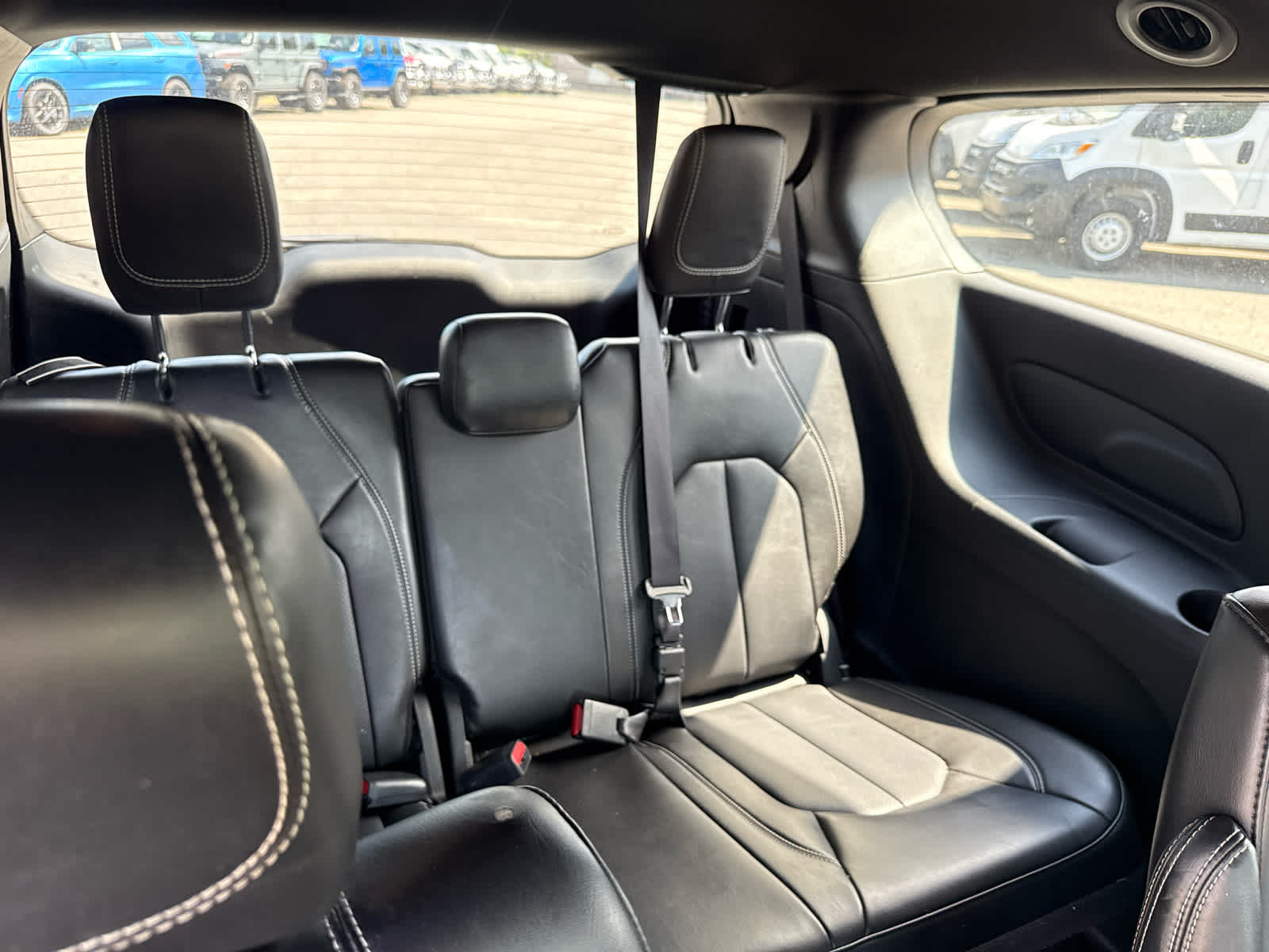 2025 Chrysler Pacifica Select
