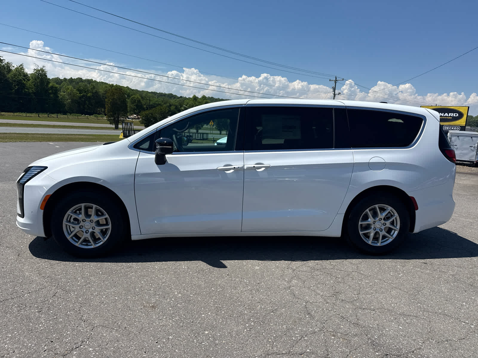 2027 Chrysler Pacifica PACIFICA SELECT