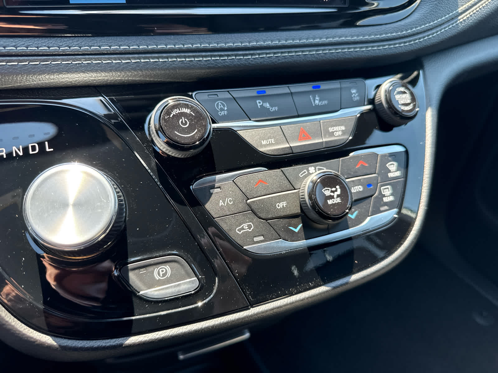 2027 Chrysler Pacifica PACIFICA SELECT