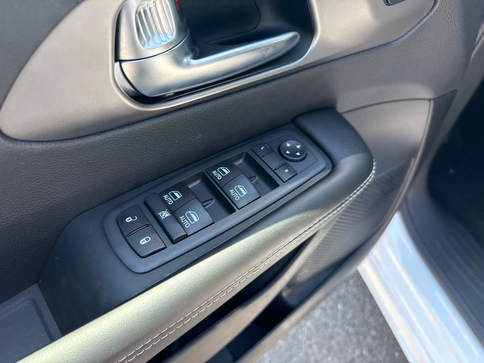 2027 Chrysler Pacifica PACIFICA SELECT