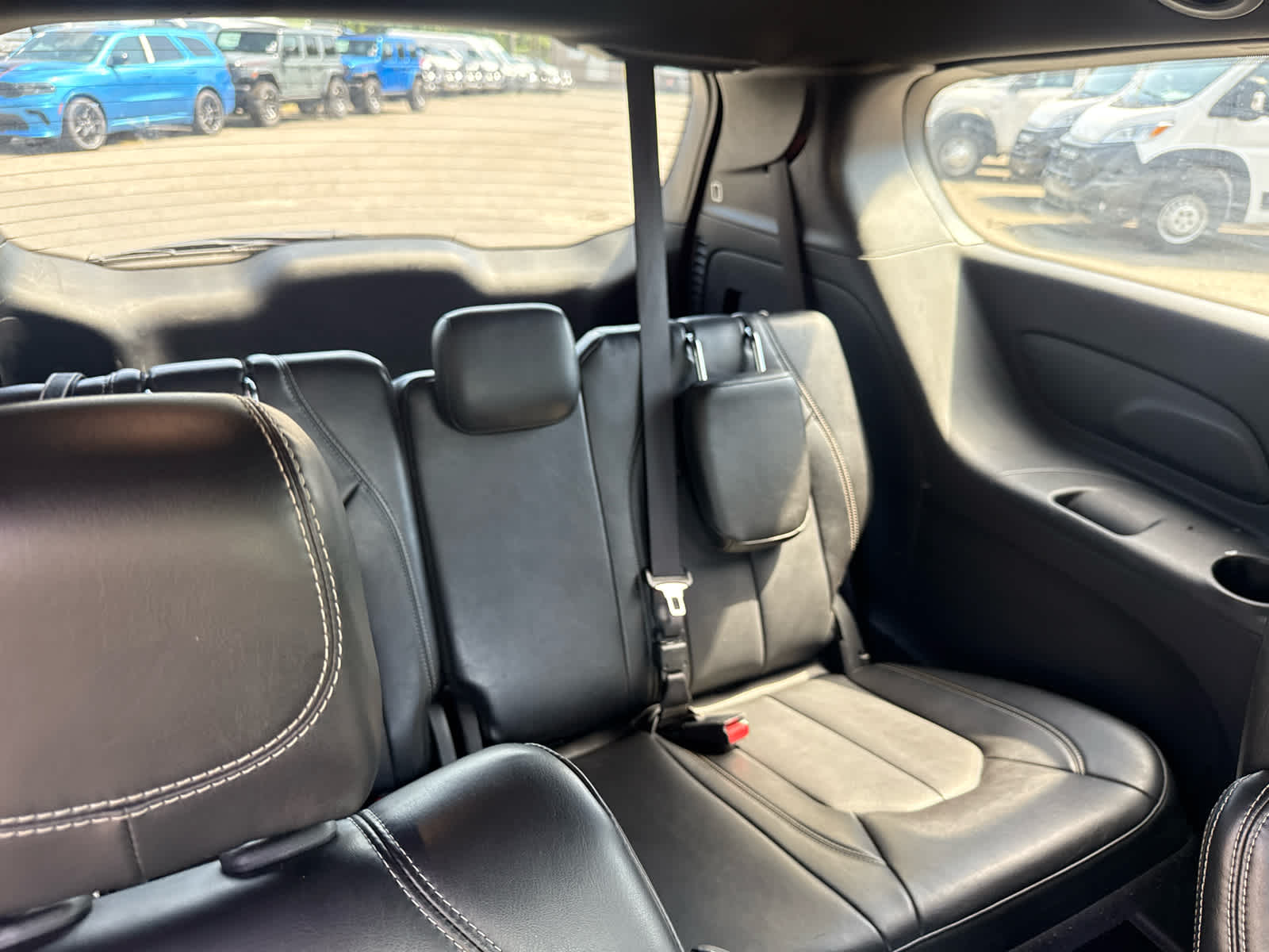 2025 Chrysler Pacifica Select