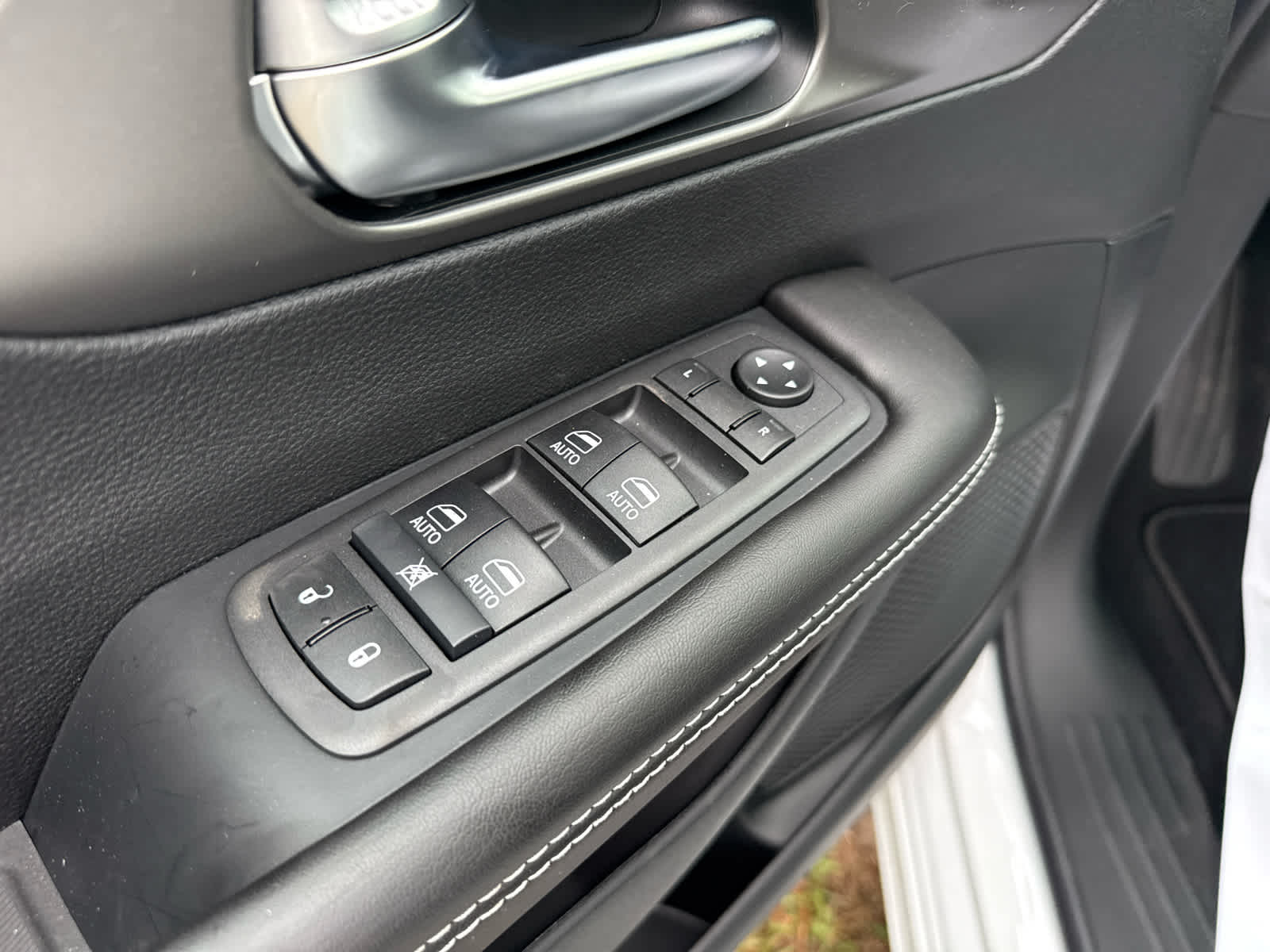 2027 Chrysler Pacifica PACIFICA SELECT