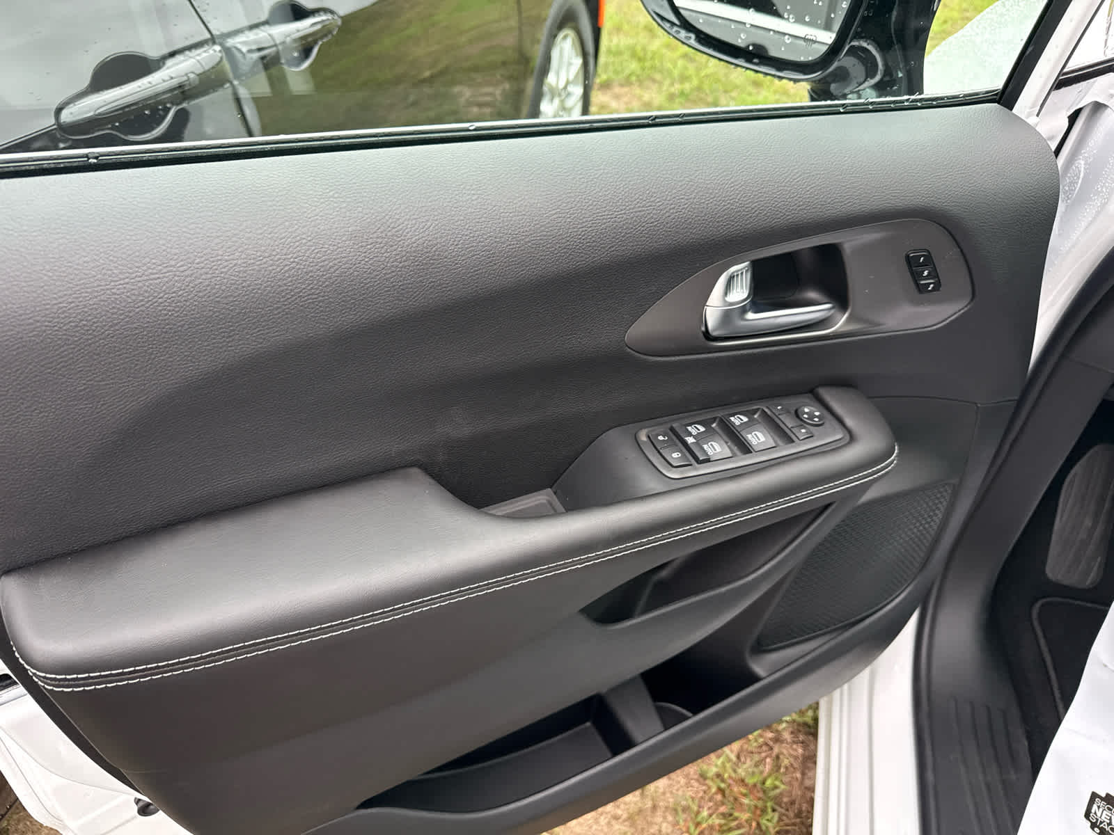 2027 Chrysler Pacifica PACIFICA SELECT