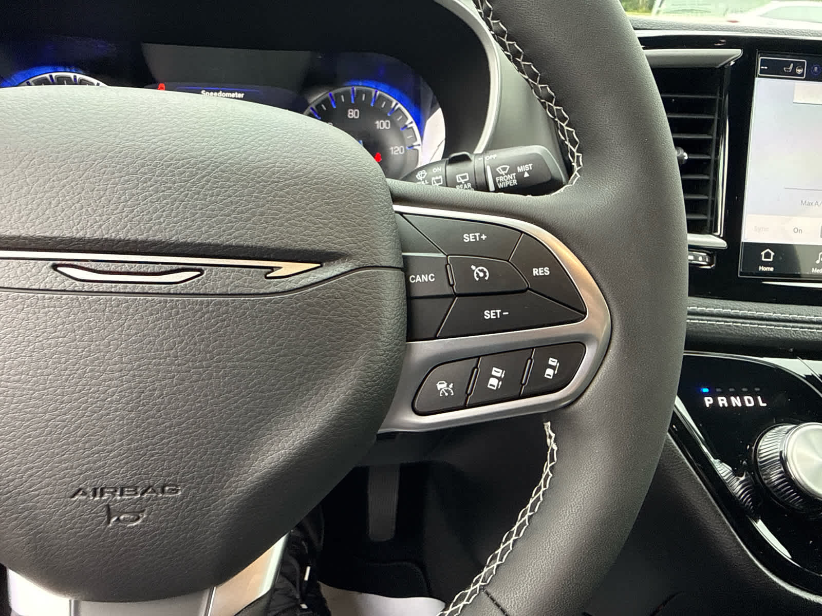 2027 Chrysler Pacifica PACIFICA SELECT