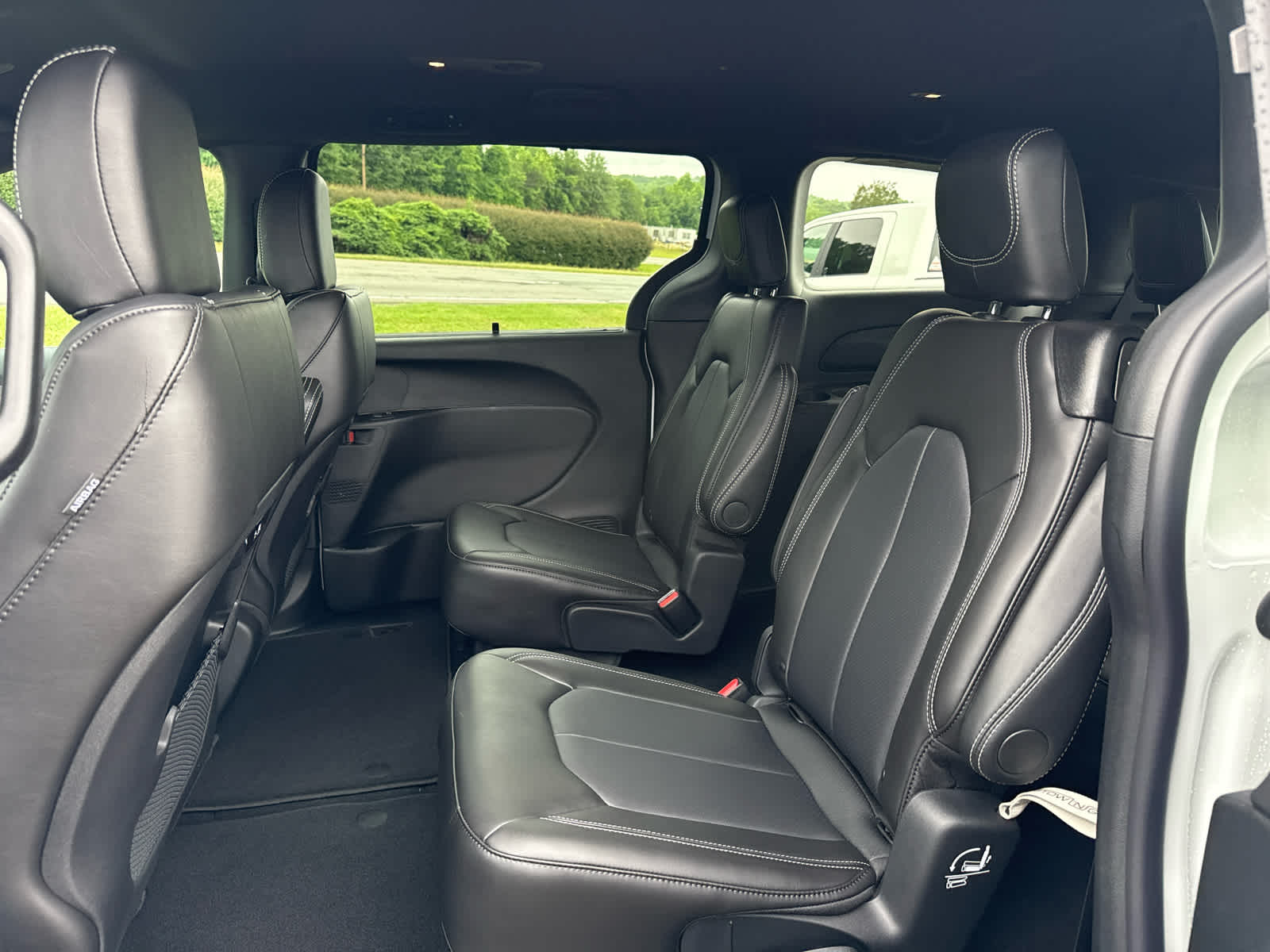 2027 Chrysler Pacifica PACIFICA SELECT