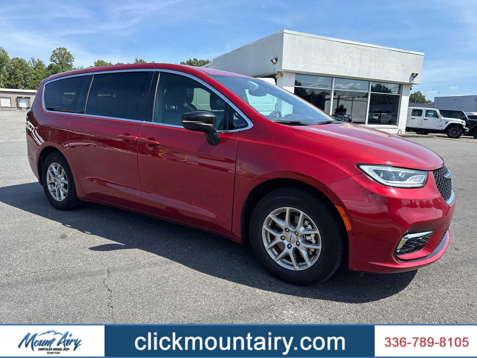 2025 Chrysler Pacifica Select