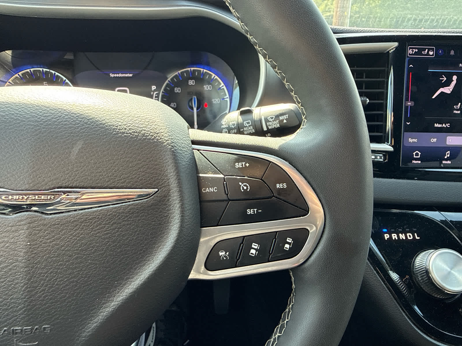 2025 Chrysler Pacifica Select