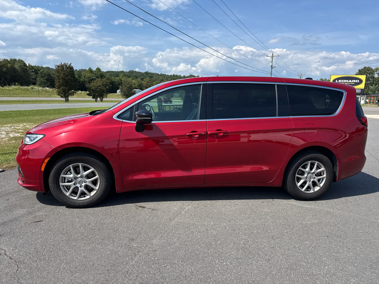 2025 Chrysler Pacifica Select