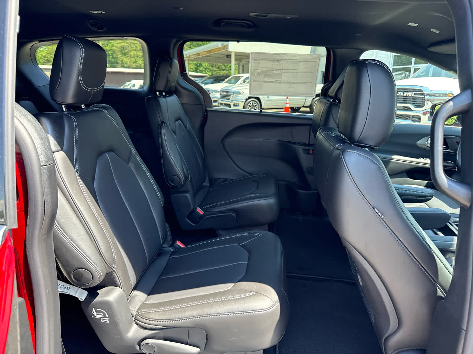 2027 Chrysler Pacifica PACIFICA SELECT