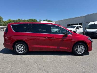 2027 Chrysler Pacifica PACIFICA SELECT