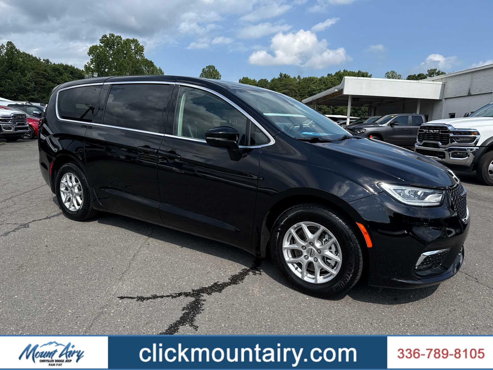 2024 Chrysler Pacifica Touring L