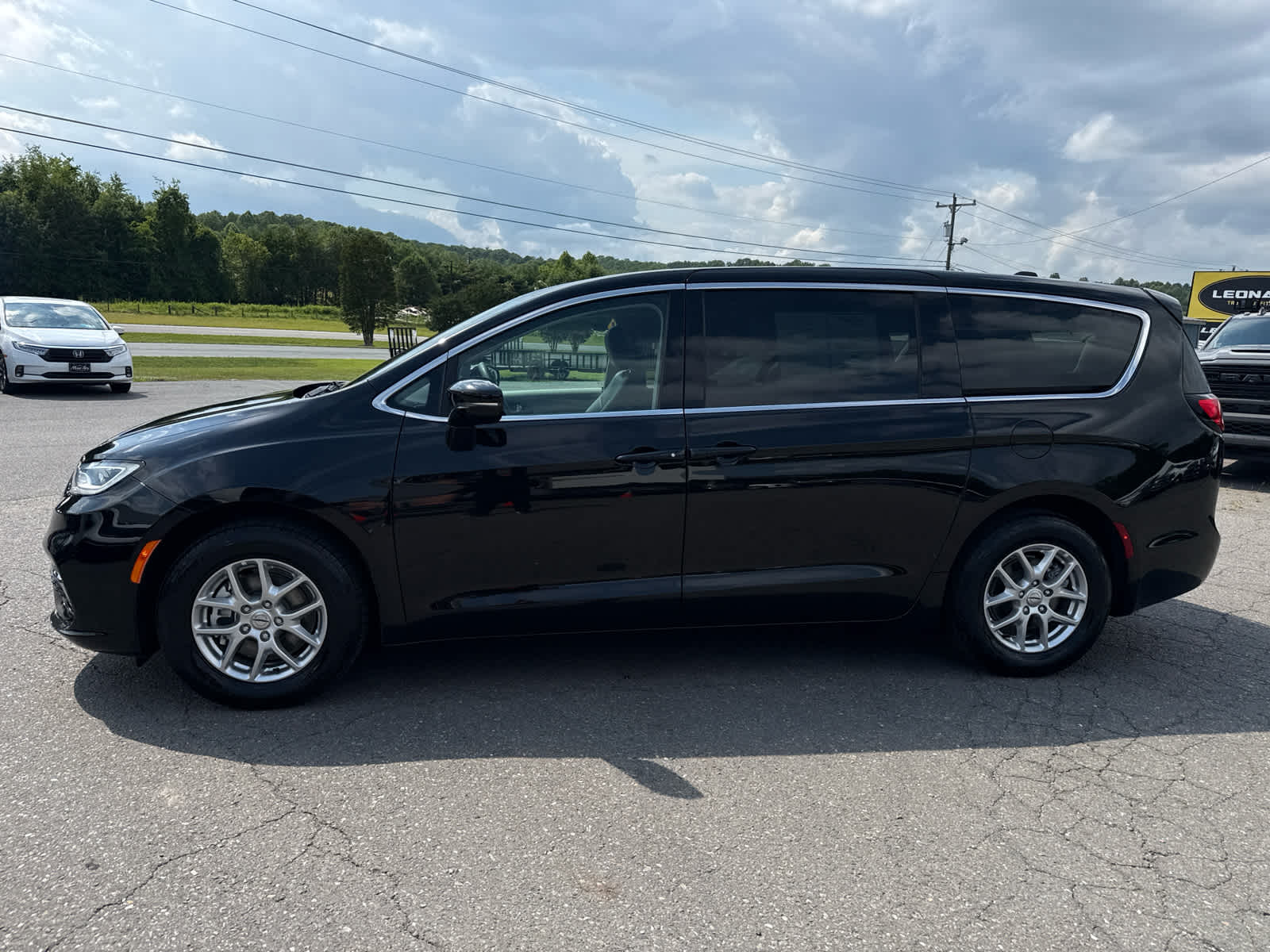 2024 Chrysler Pacifica Touring L