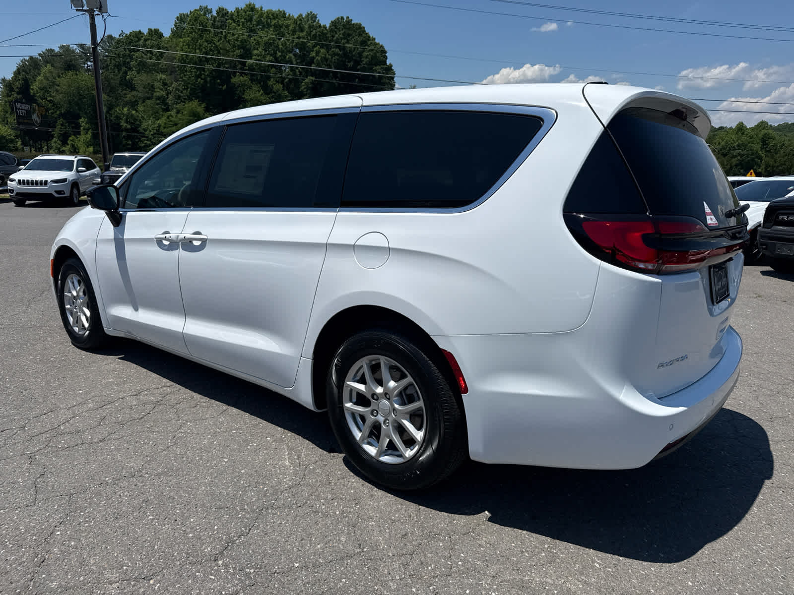 2027 Chrysler Pacifica PACIFICA SELECT