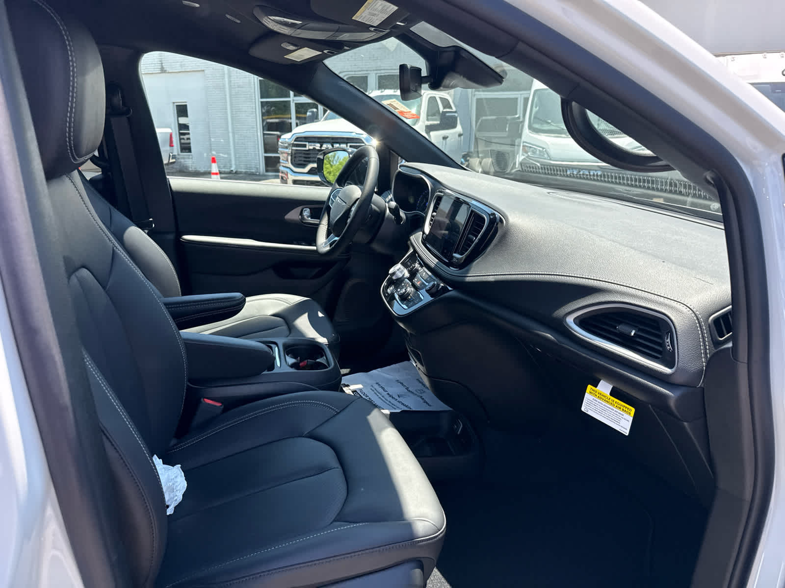 2027 Chrysler Pacifica PACIFICA SELECT