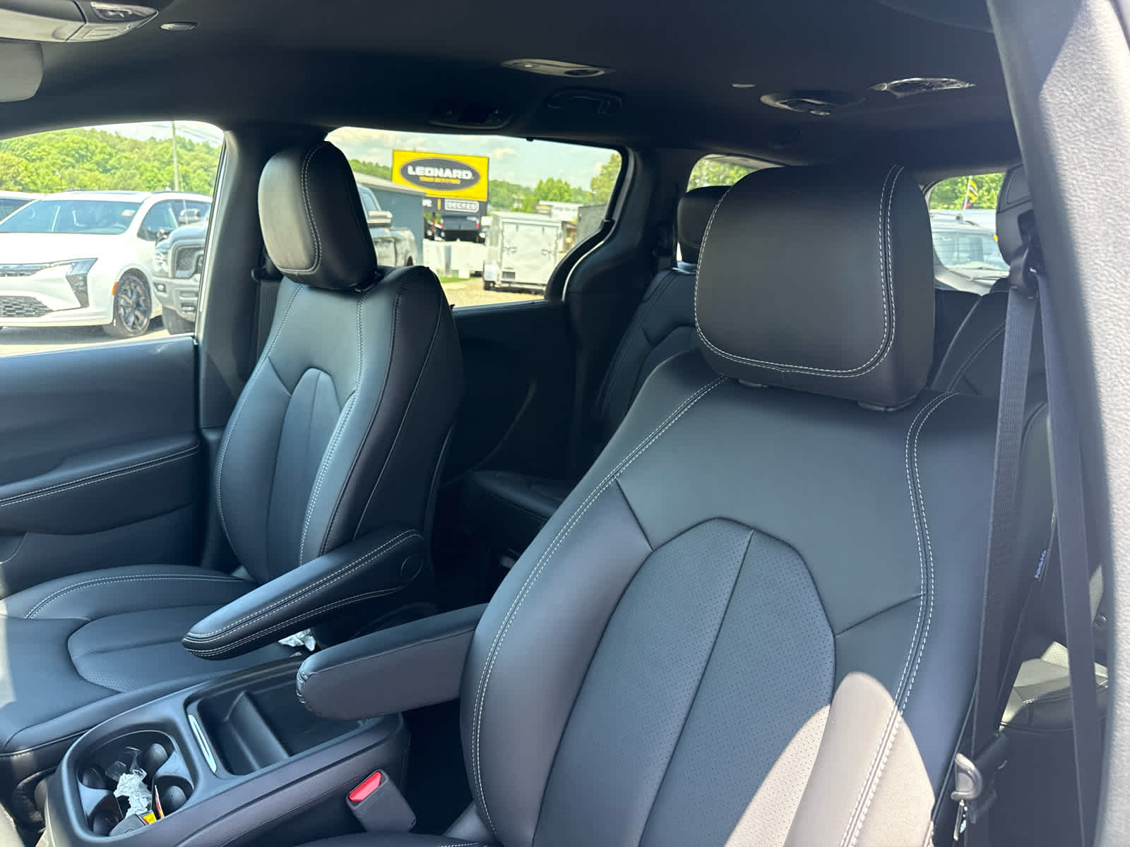 2027 Chrysler Pacifica PACIFICA SELECT
