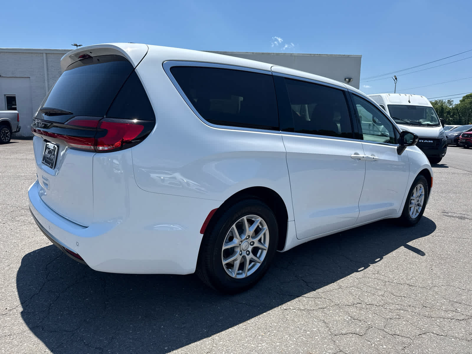 2027 Chrysler Pacifica PACIFICA SELECT