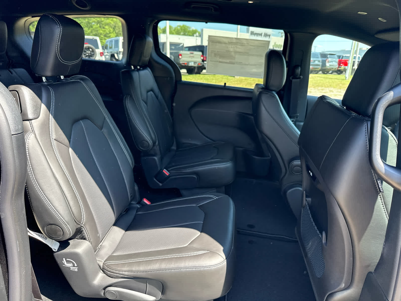 2027 Chrysler Pacifica PACIFICA SELECT
