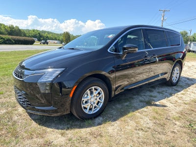 2027 Chrysler Pacifica PACIFICA SELECT