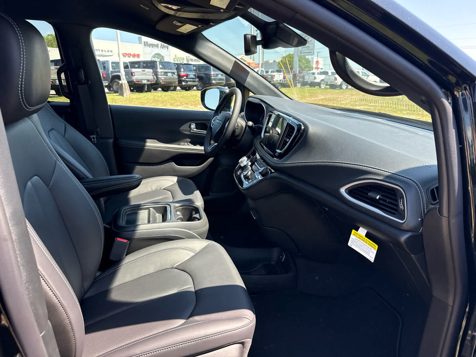 2027 Chrysler Pacifica PACIFICA SELECT