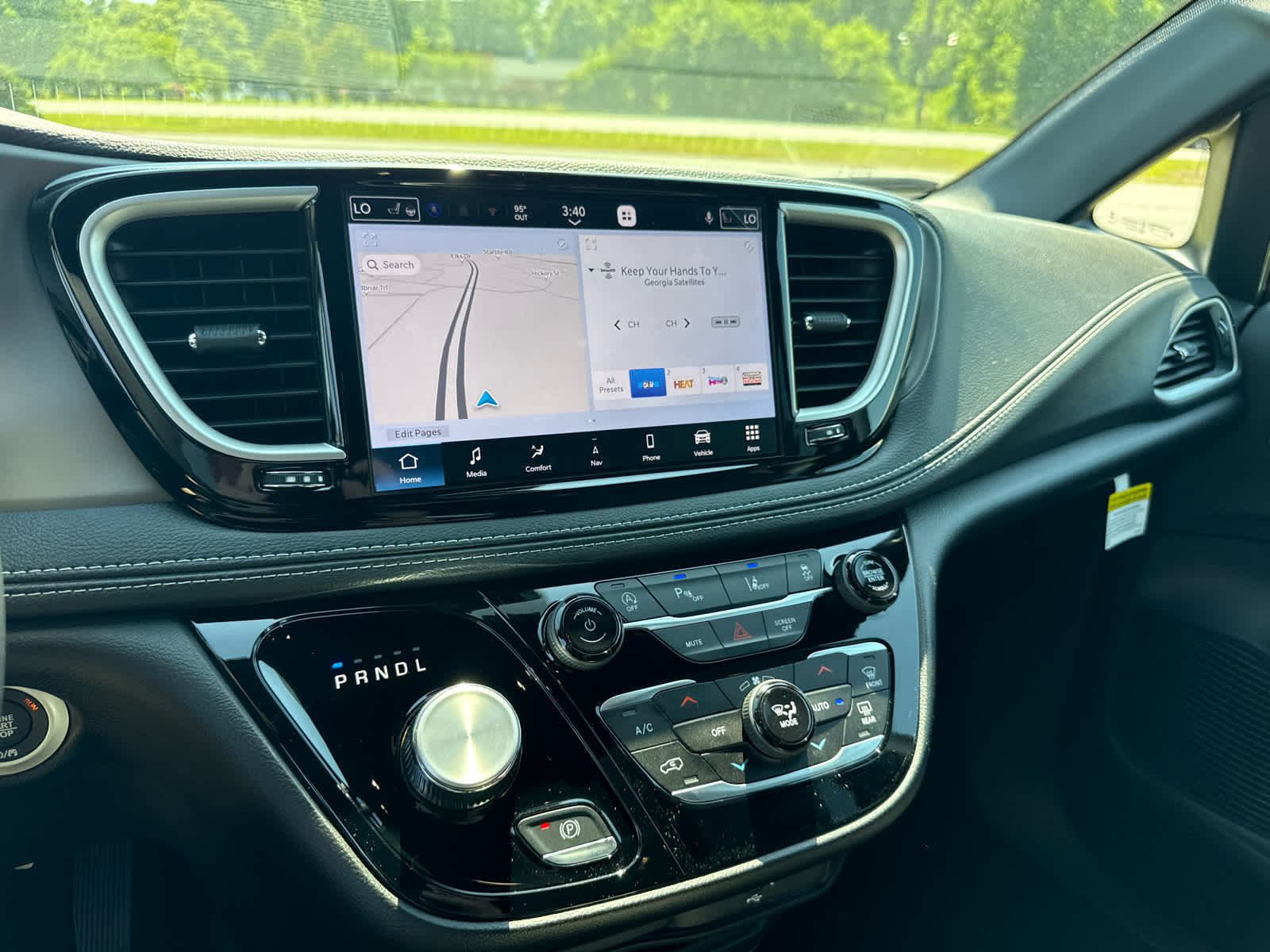 2027 Chrysler Pacifica PACIFICA SELECT