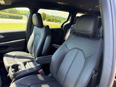 2027 Chrysler Pacifica PACIFICA SELECT