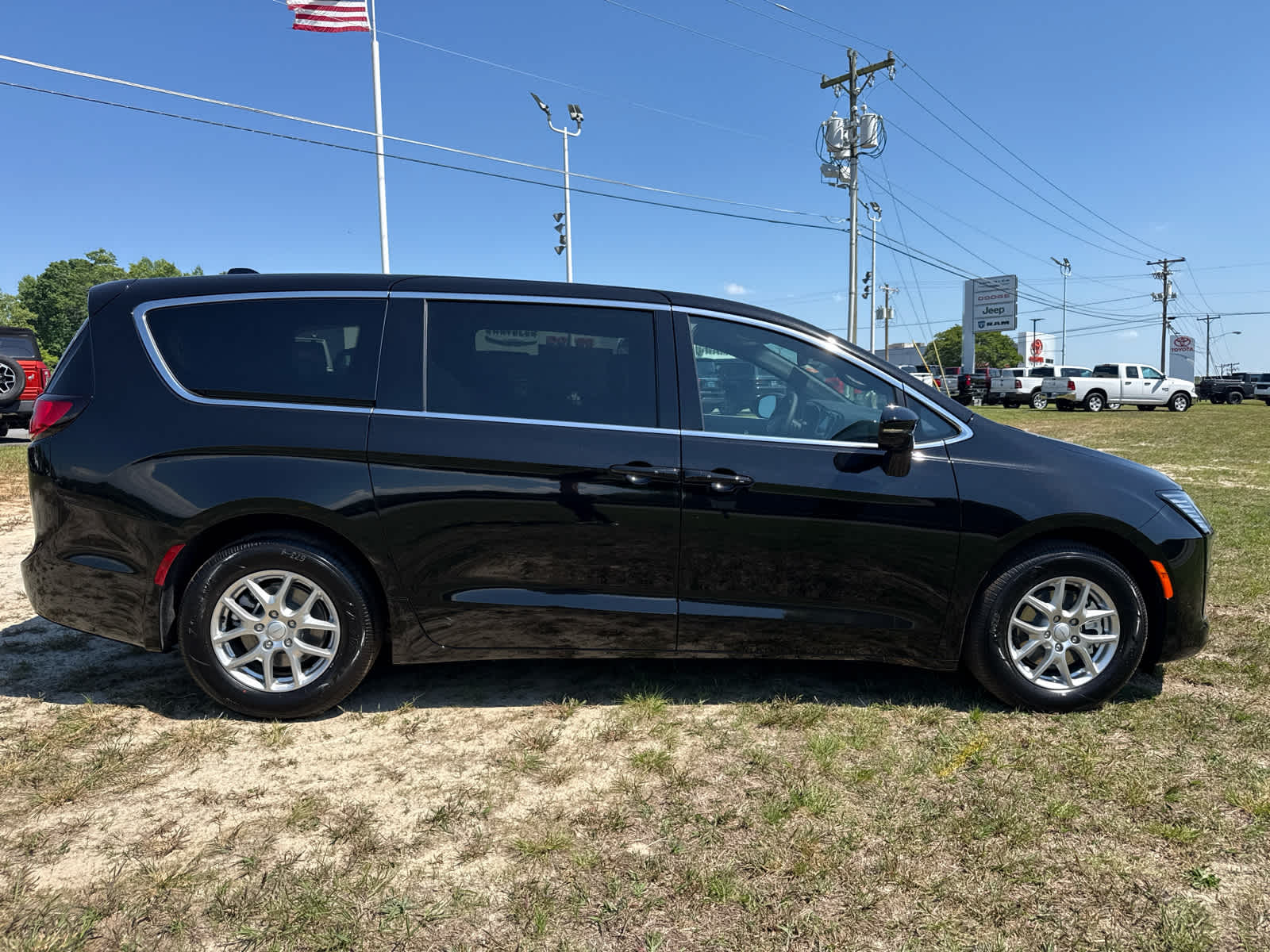 2027 Chrysler Pacifica PACIFICA SELECT