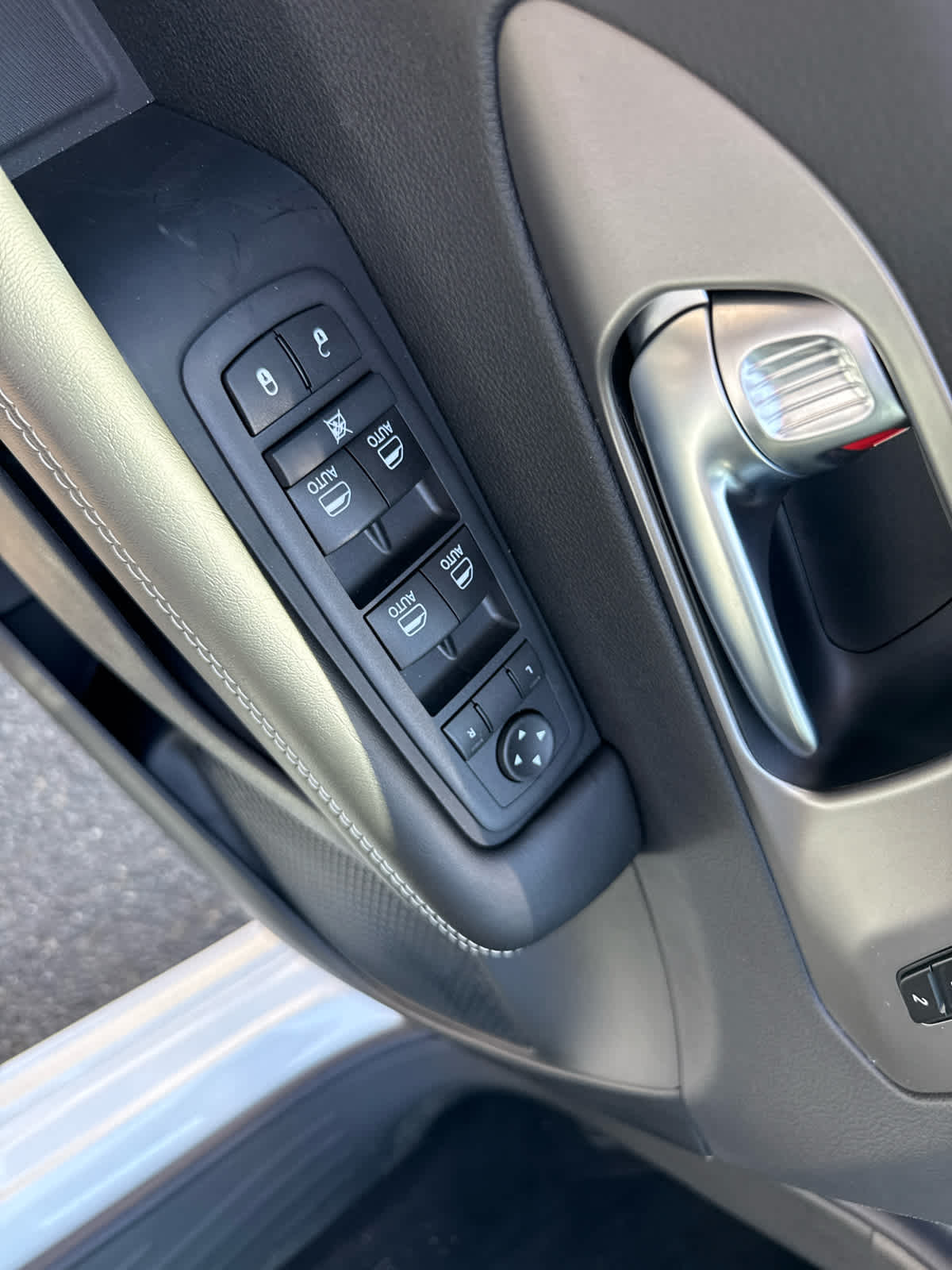 2027 Chrysler Pacifica PACIFICA SELECT