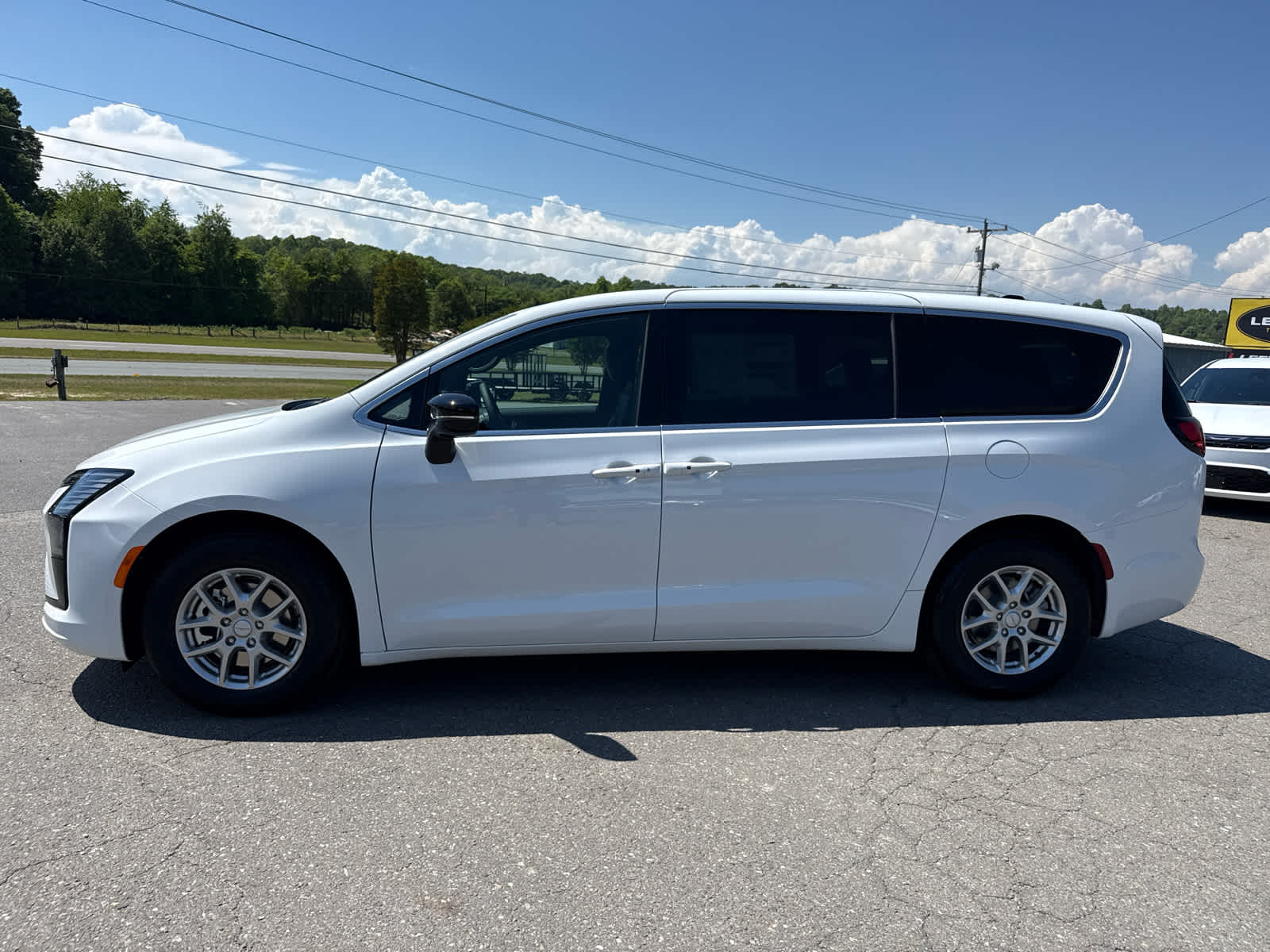 2027 Chrysler Pacifica PACIFICA SELECT