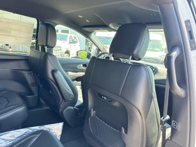 2027 Chrysler Pacifica PACIFICA SELECT