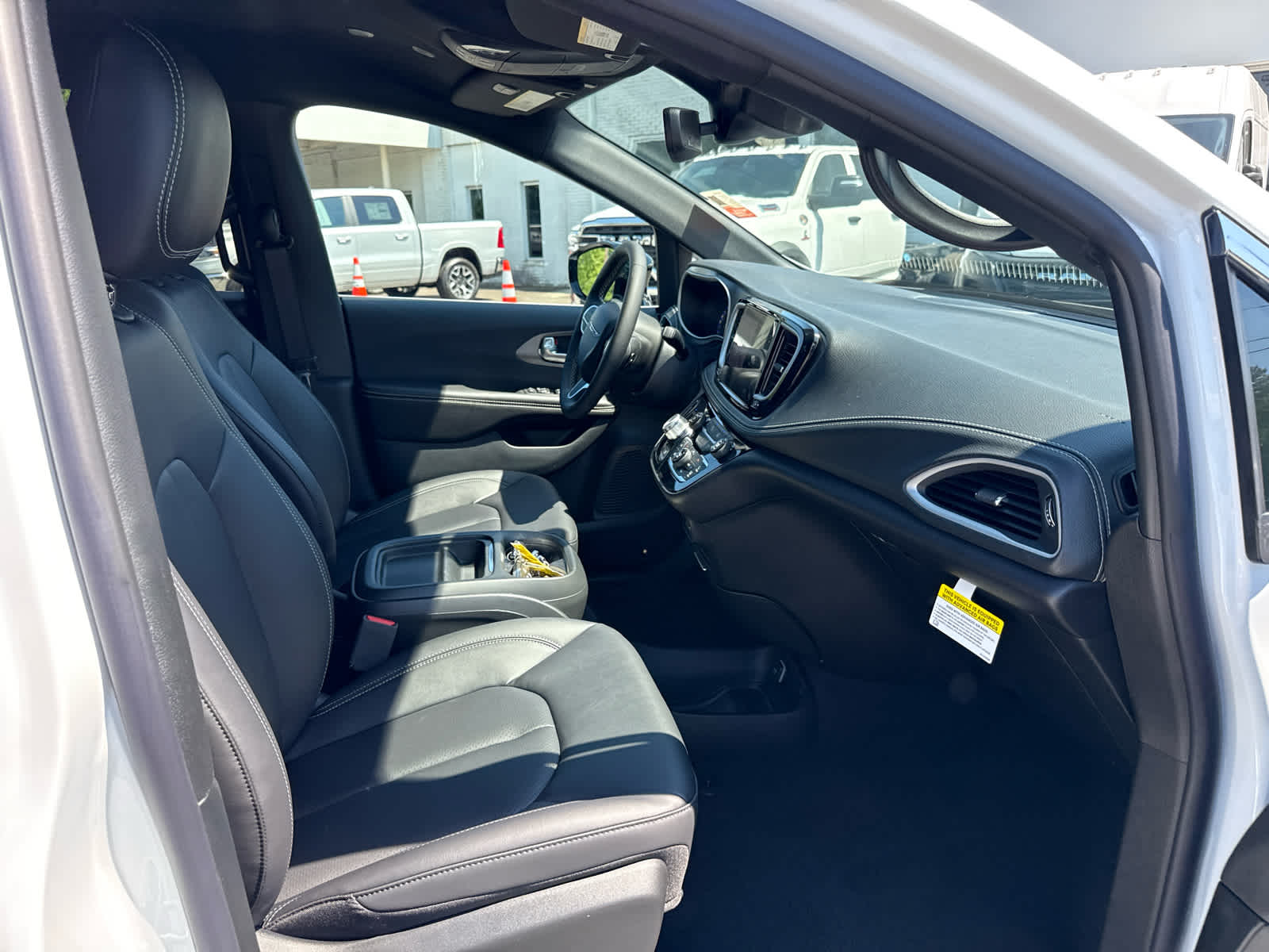 2027 Chrysler Pacifica PACIFICA SELECT