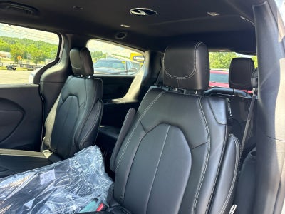 2027 Chrysler Pacifica PACIFICA SELECT