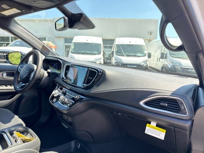 2027 Chrysler Pacifica PACIFICA SELECT