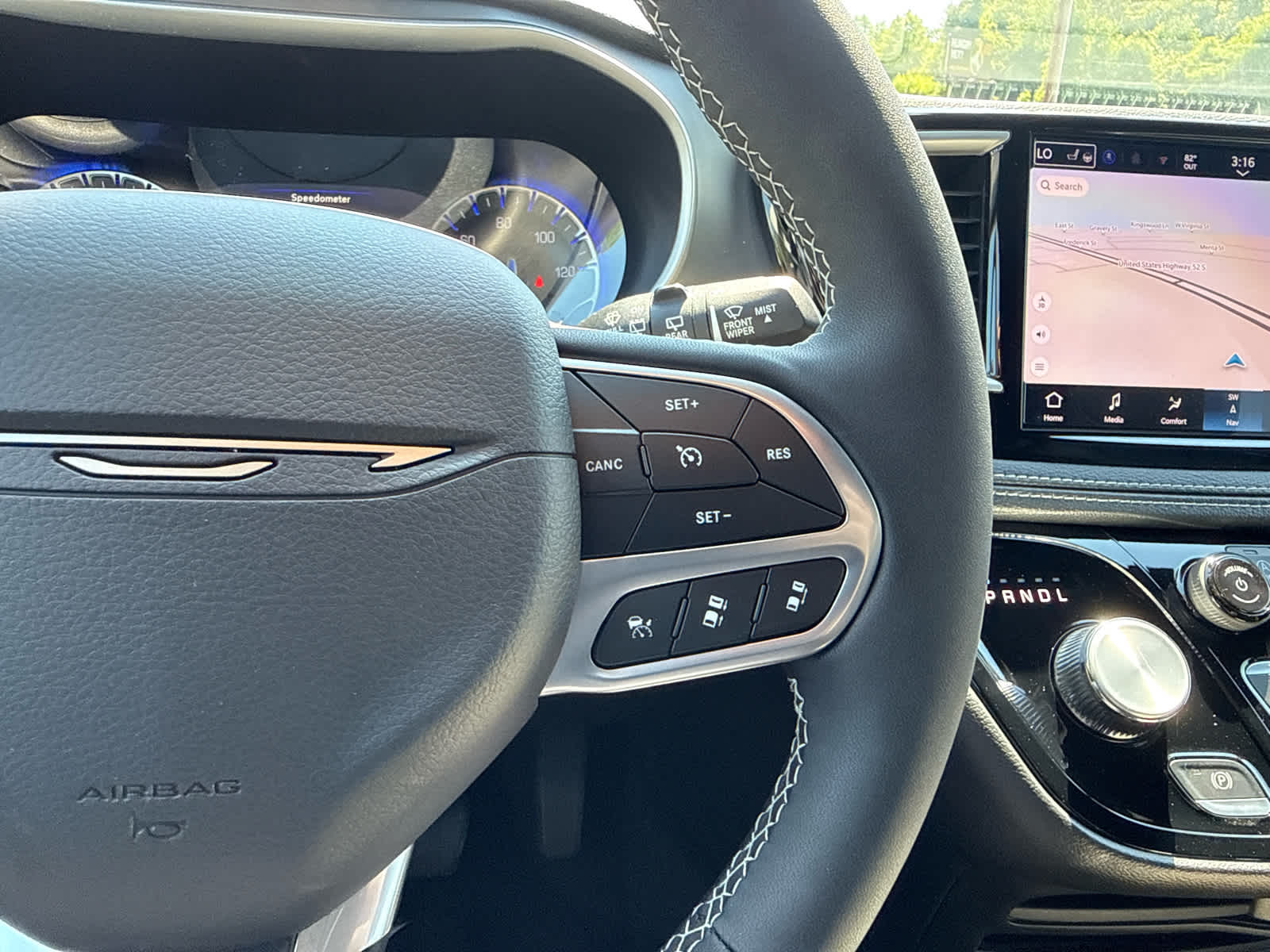 2027 Chrysler Pacifica PACIFICA SELECT