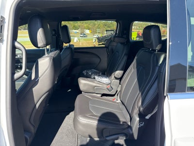 2026 Chrysler Voyager VOYAGER LX