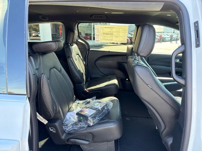 2026 Chrysler Voyager VOYAGER LX