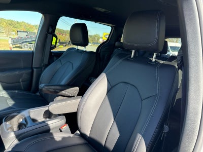 2026 Chrysler Voyager VOYAGER LX