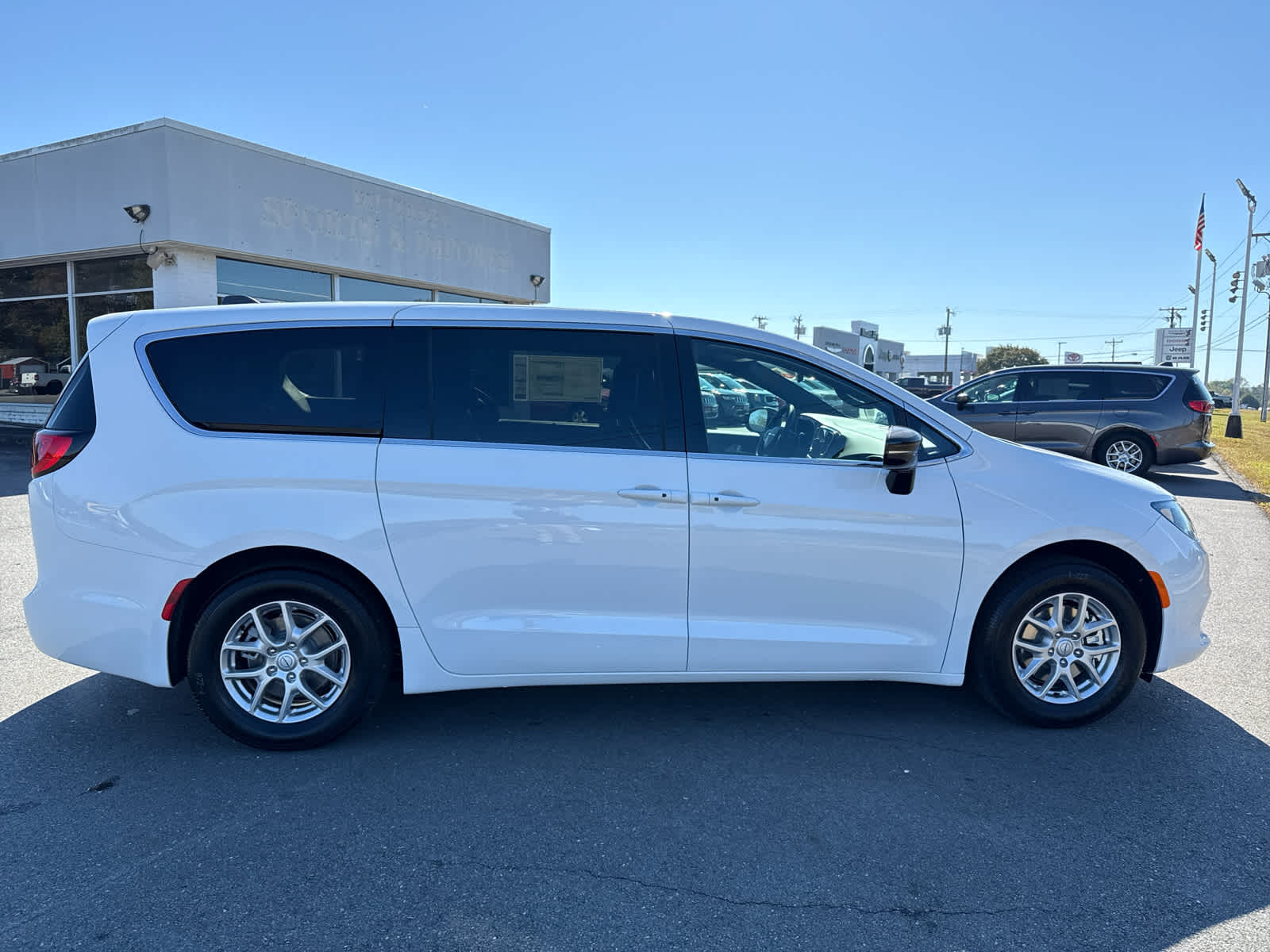 2026 Chrysler Voyager VOYAGER LX