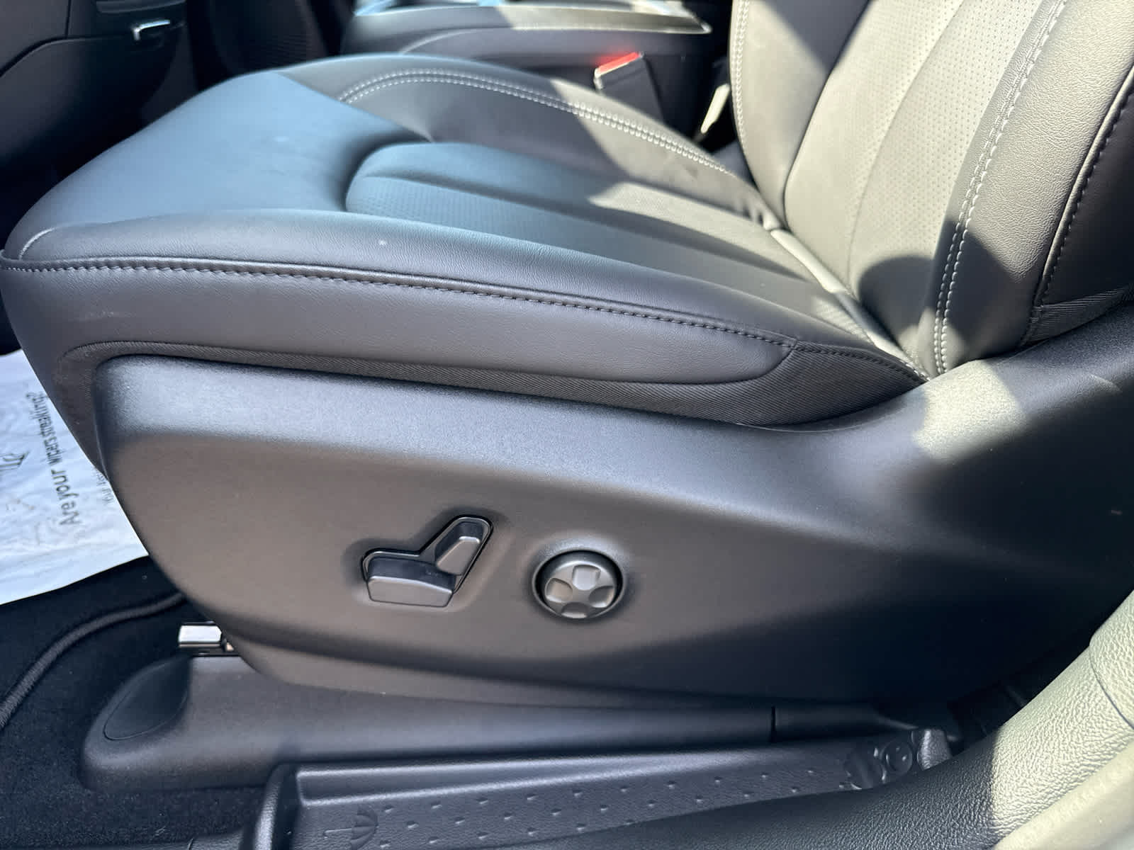 2026 Chrysler Voyager VOYAGER LX