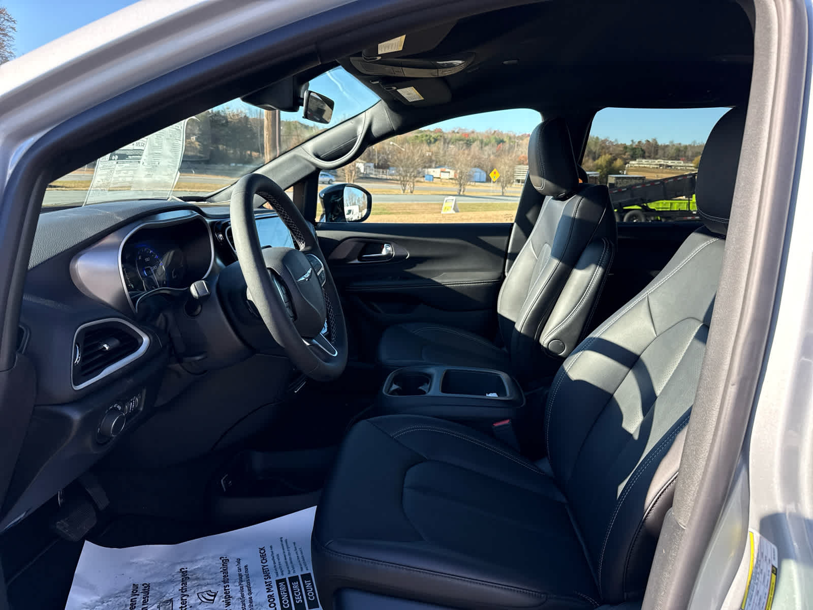 2026 Chrysler Voyager VOYAGER LX