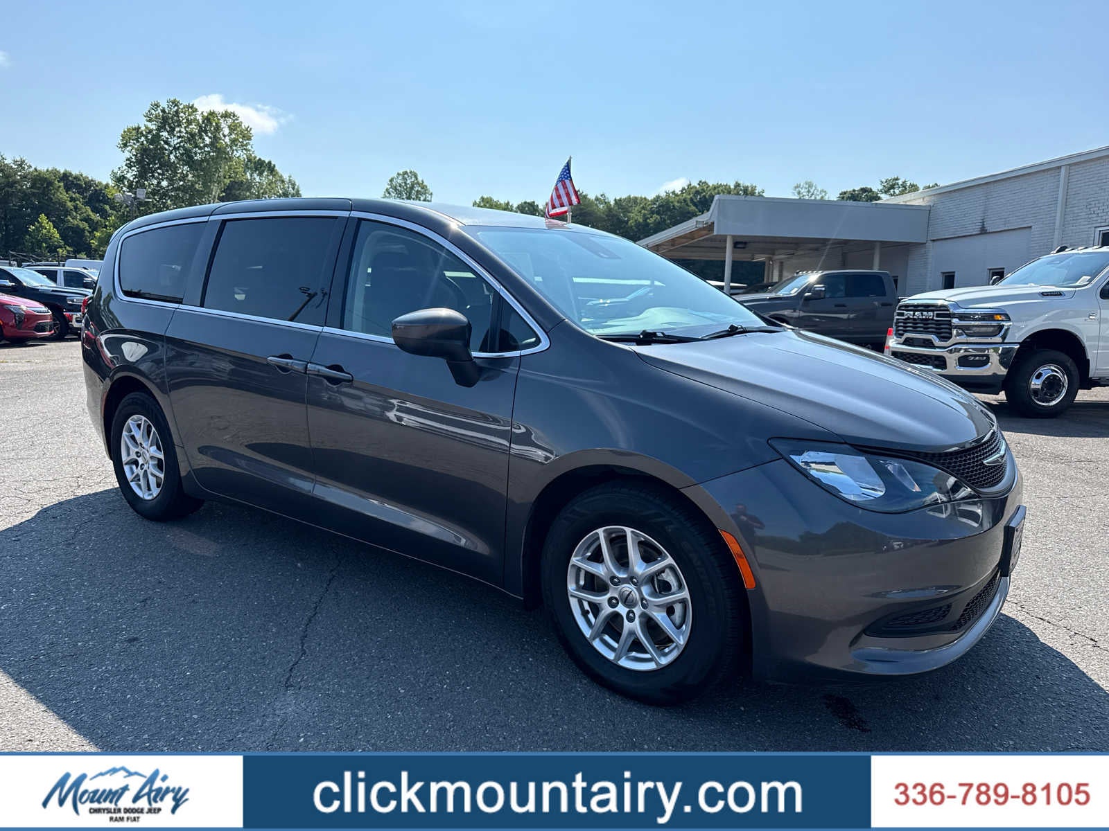 2023 Chrysler Voyager LX