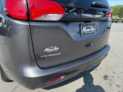 2023 Chrysler Voyager LX