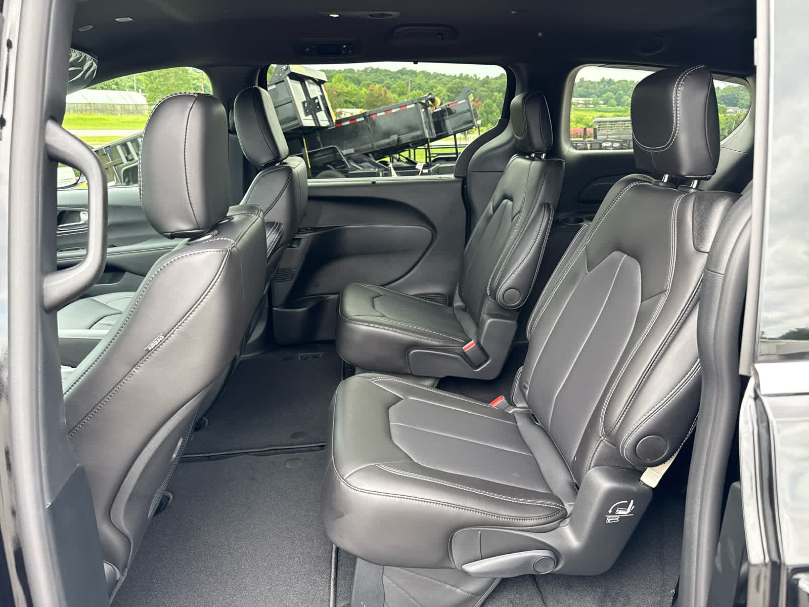 2026 Chrysler Voyager VOYAGER LX